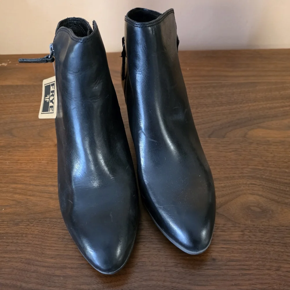 NWT Frye Judith Double Zip Leather Boot Bootie Size 9 - Picture 7 of 9